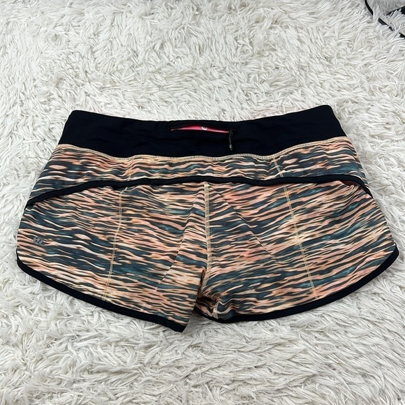 🔥$SALE$🔥 Lululemon Run: Speed Short *4-way Stretch Tiger Water Multi / Black - Picture 4 of 5